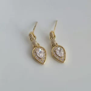 עגילי ציפוי זהב 14K בשילוב אבני זירקוניה 'טיפה'