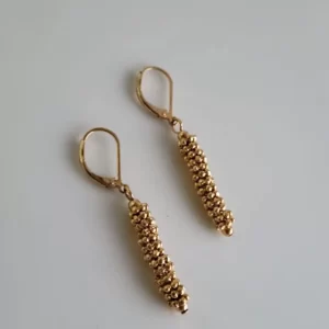 עגילים תלויים מכדורי גולדפילד