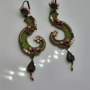 עגילי 'מיכל נגרין' בעיצוב מיוחד