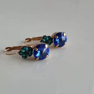 עגילי ציפוי זהב עם שילוב מרשים של זירקוניה מעובד כחול