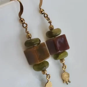 עגילים ציפוי זהב בשילוב אבנים ירוקות