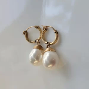 עגילים ציפוי זהב בשילוב פנינה גדולה