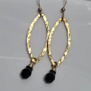 עגילים ציפוי זהב אובלים בשילוב אבן אוניקס