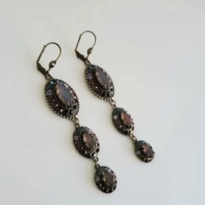 עגילי מיכל נגרין בשילוב אבנים סגולות מיוחדות